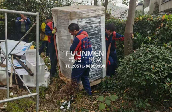 杭州蕭山區(qū)別墅集成空調(diào)搬運(yùn)案例